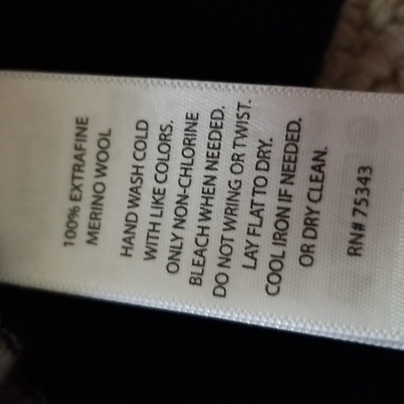 SOFT merino wool sweater - Picture 13 of 14